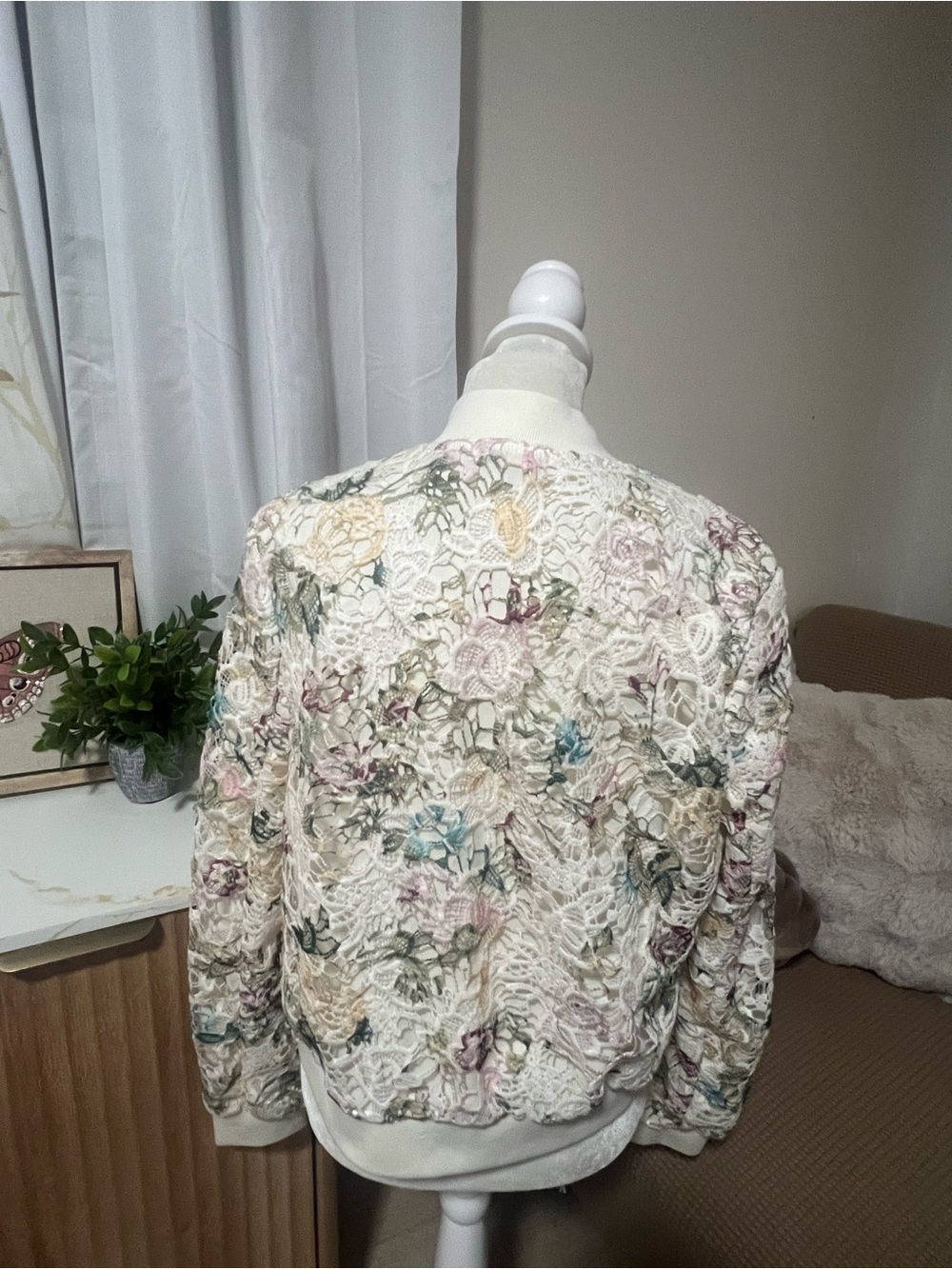 Lace jacket - Picture 2 of 5